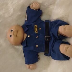 CHRISMAS RARE New York Police Dept NYPD CABBAGE PATCH DOLL copyright 1978, 82